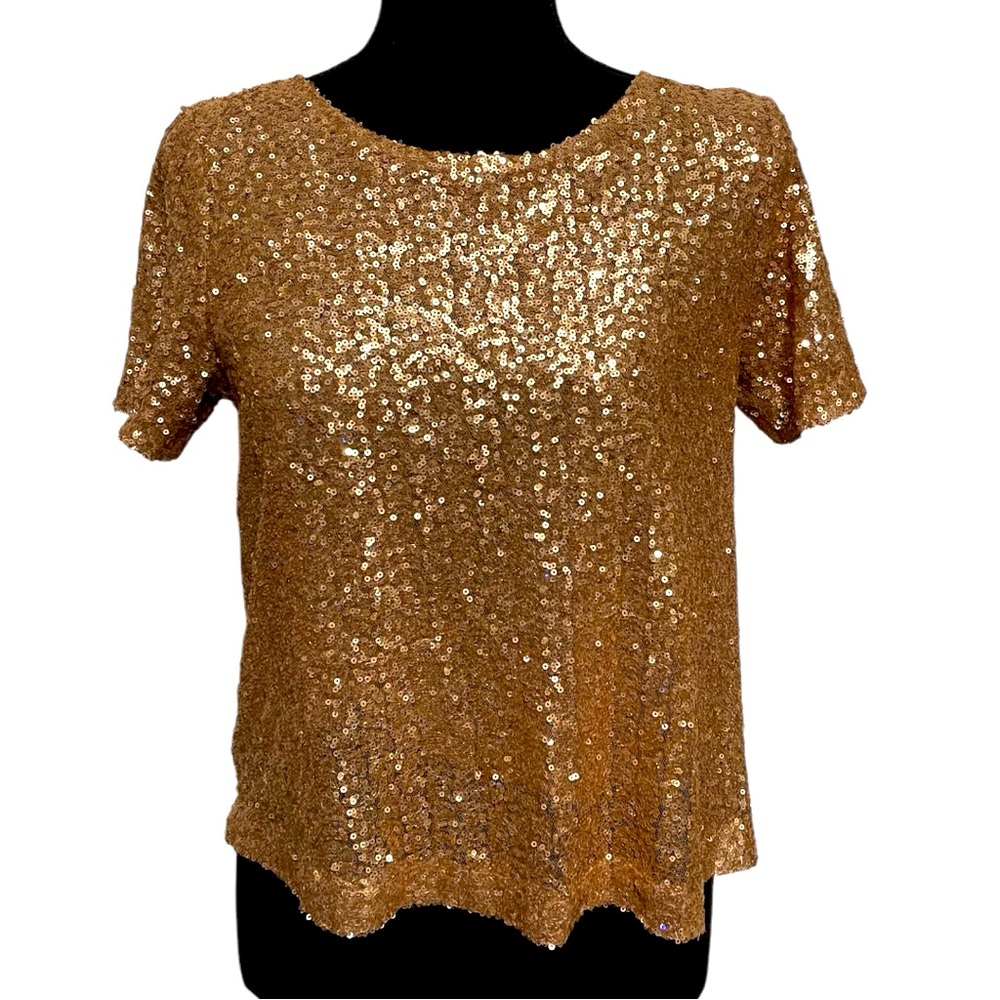 Fun, dazzling sequence top. Size Medium. Foreign exchange.